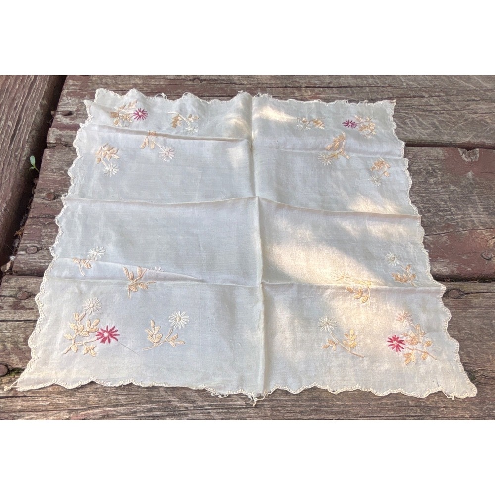 Vintage Victorian Embroidered Silk‎ Handkerchief With Floral Design - Picture 2 of 3